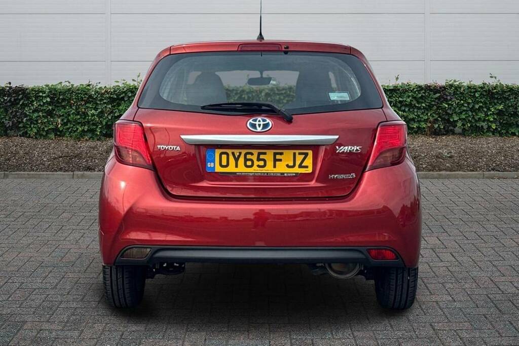Toyota Yaris 1.5 Hybrid Icon Cvt OY65FJZ Red #4