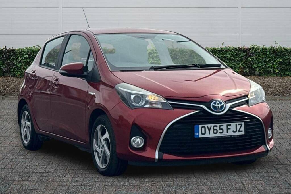 Toyota Yaris 1.5 Hybrid Icon Cvt OY65FJZ Red