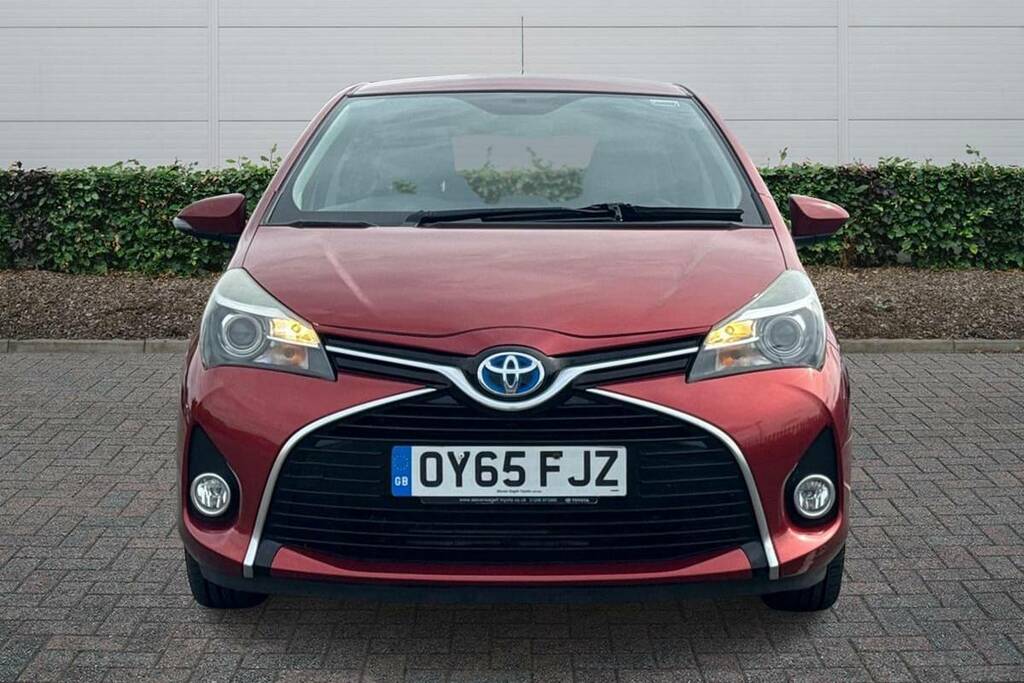 Toyota Yaris 1.5 Hybrid Icon Cvt OY65FJZ Red #3