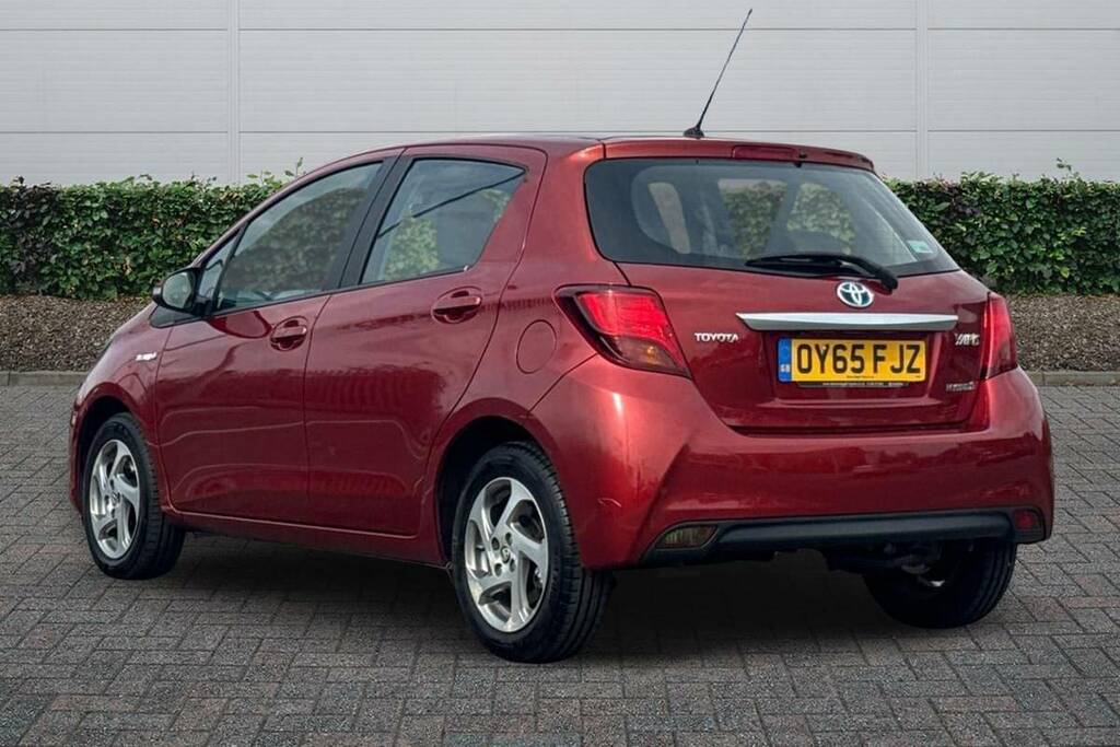 Toyota Yaris 1.5 Hybrid Icon Cvt OY65FJZ Red #2