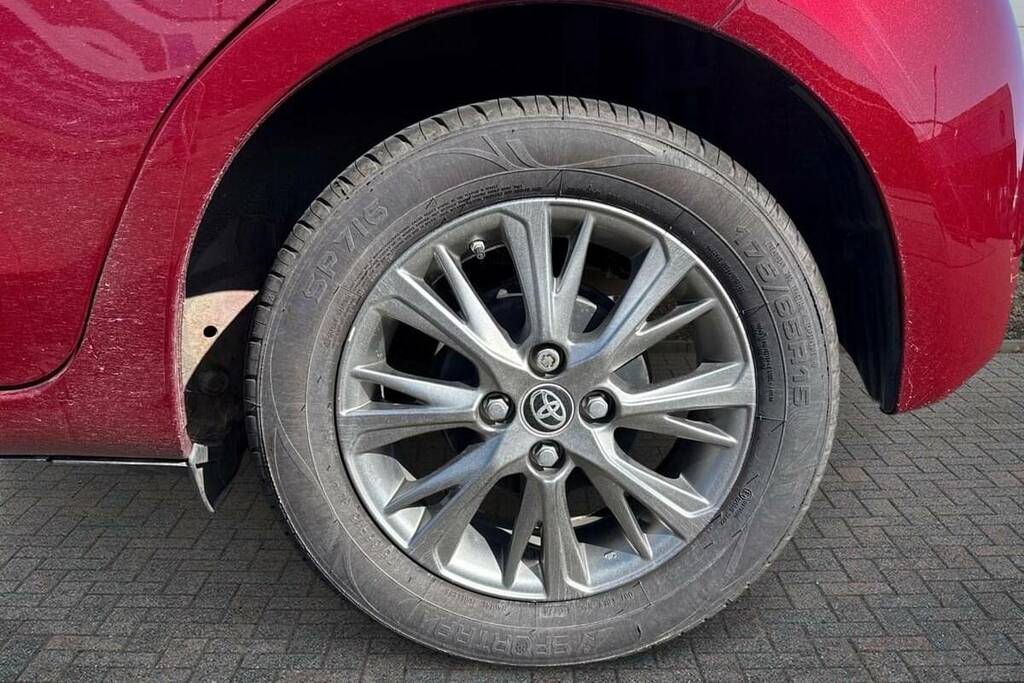 Toyota Yaris 1.5 Vvt-i Icon Tech Red #6