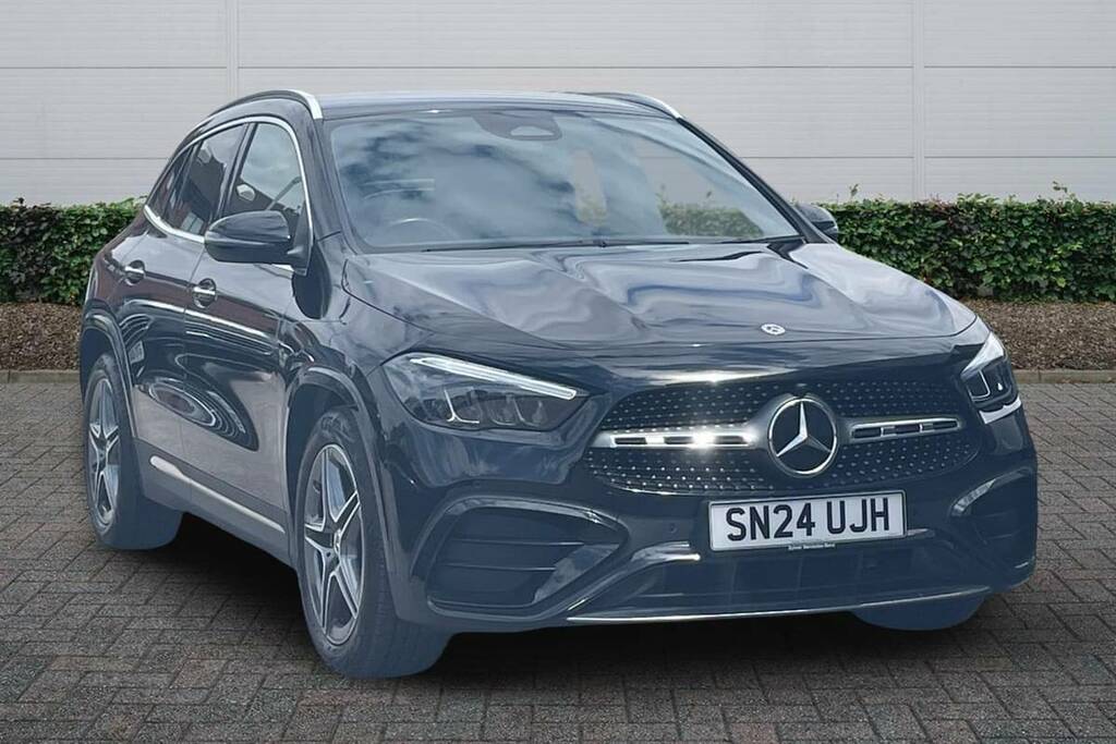 Mercedes-Benz GLA Class 200 Amg Line Executive Black