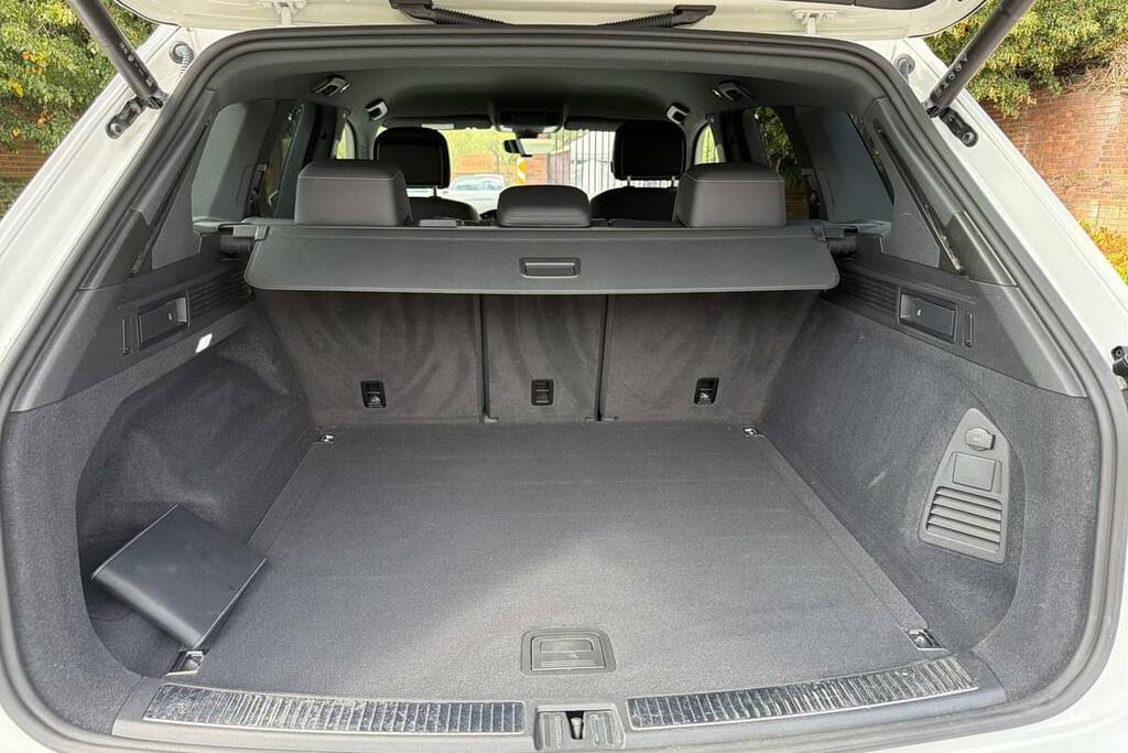 Volkswagen Touareg 3.0 V6 Tdi 4Motion 231 R-line Tip White #2