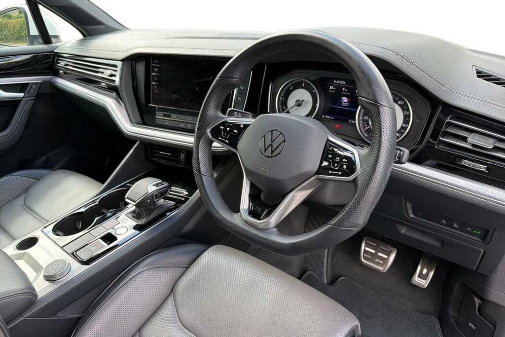 Volkswagen Touareg 3.0 V6 Tdi 4Motion 231 R-line Tip White #4