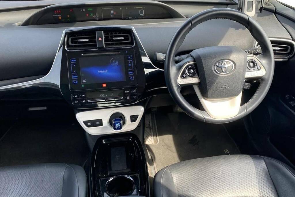 Toyota Prius 1.8 Hybrid 201818 Active 5 Seats 1 Silver #8