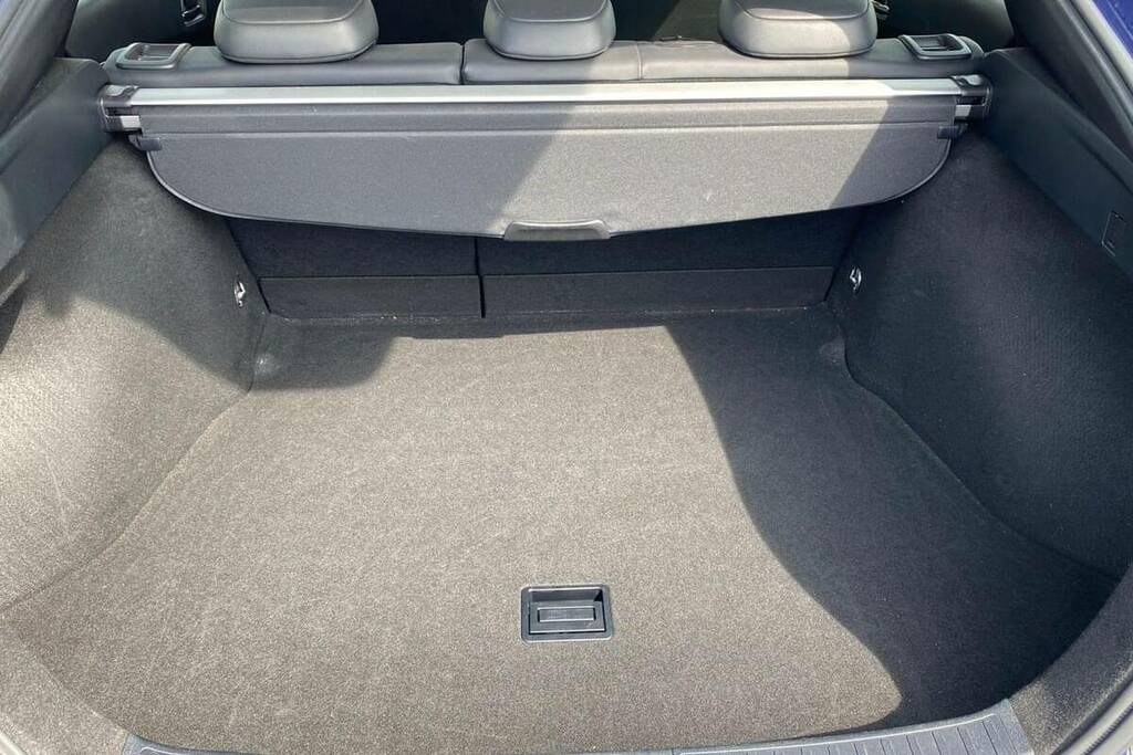 Toyota Prius 1.8 Hybrid 201818 Active 5 Seats 1 Silver #10