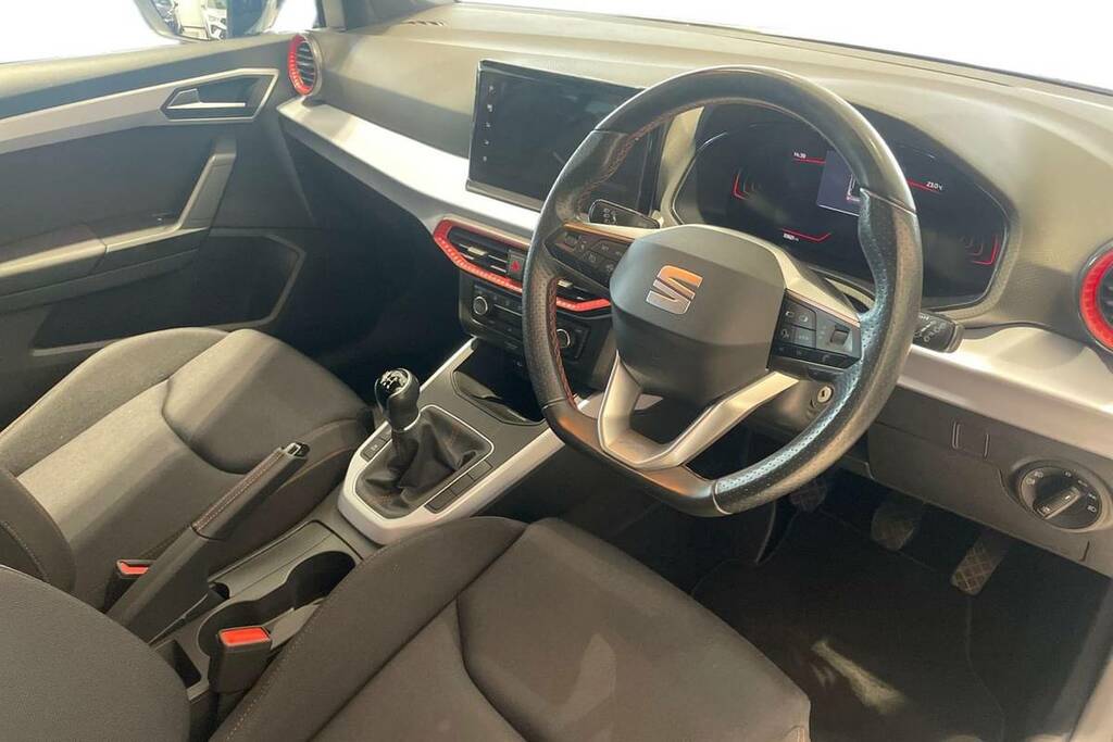 Seat Arona 1.0 Tsi 115 Fr White #4