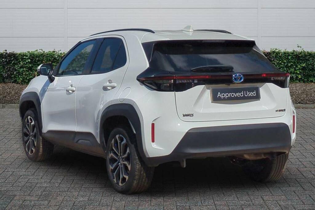Toyota Yaris Cross 1.5 Hybrid Design Cvt White #2