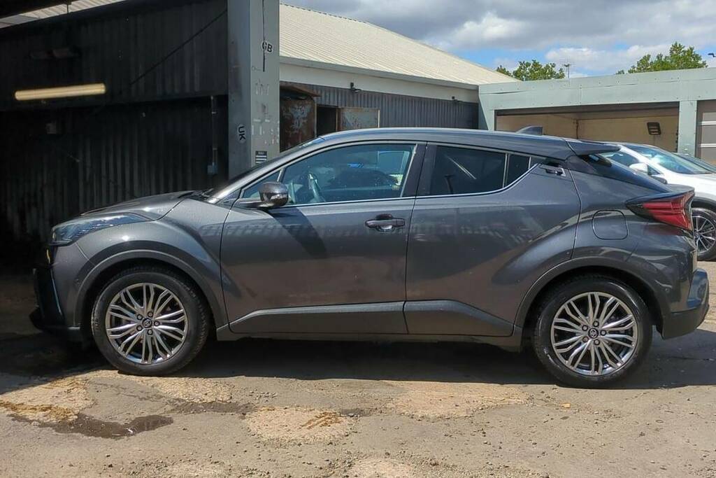 Toyota C-Hr Design White #15