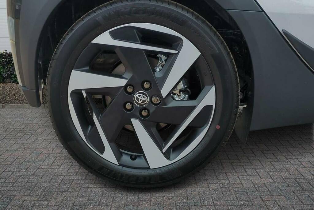 Toyota Aygo X 1.5 Hybrid Excel Cvt #6