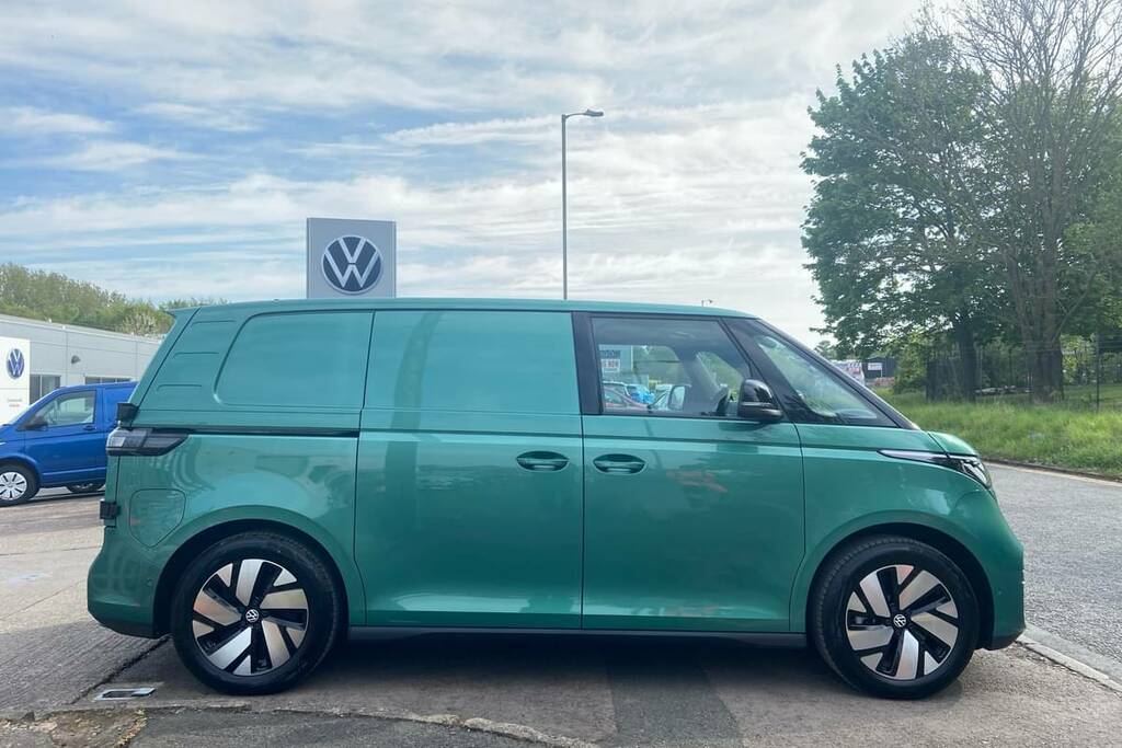 Volkswagen ID.Buzz Commerce Plus Swb 286 Ps 79 Kwh Ele Green #4