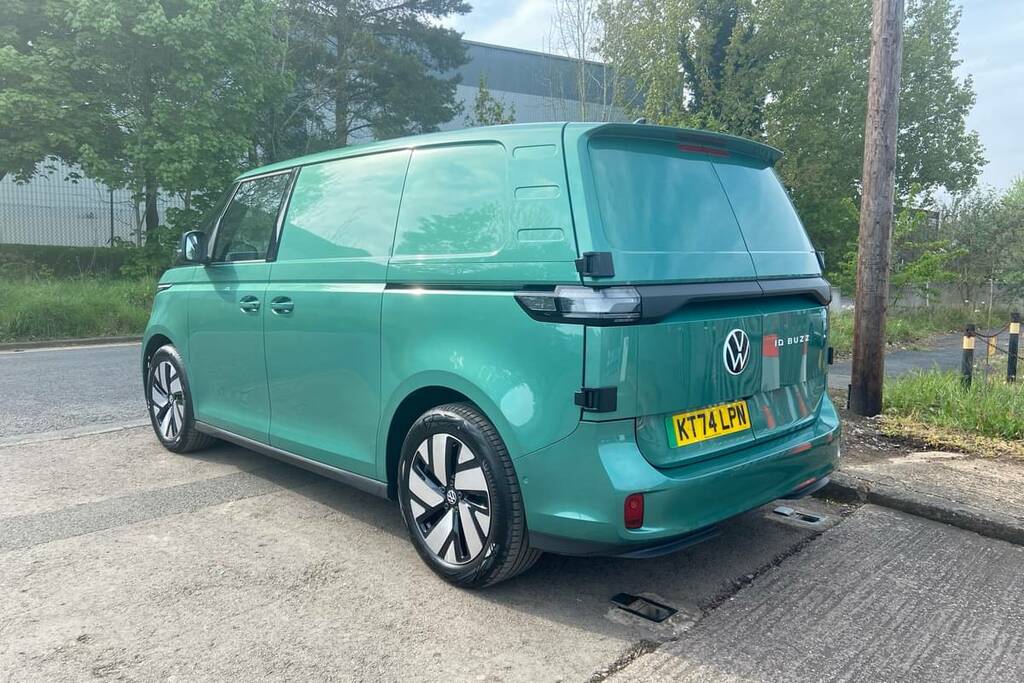 Volkswagen ID.Buzz Commerce Plus Swb 286 Ps 79 Kwh Ele Green #3