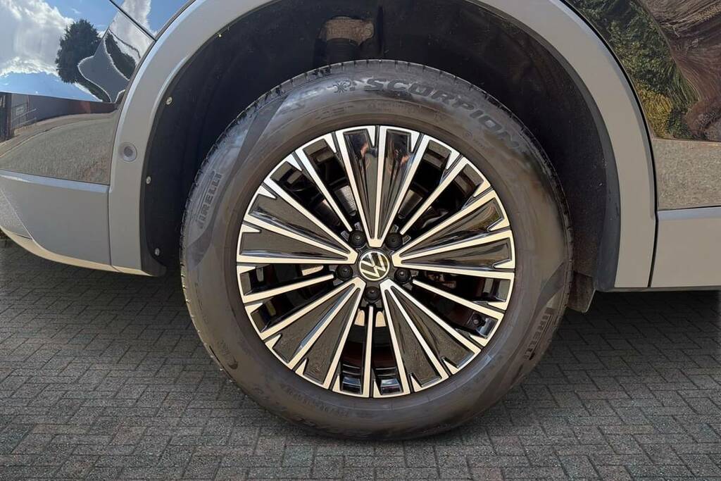 Volkswagen Tiguan Elegance Silver #17