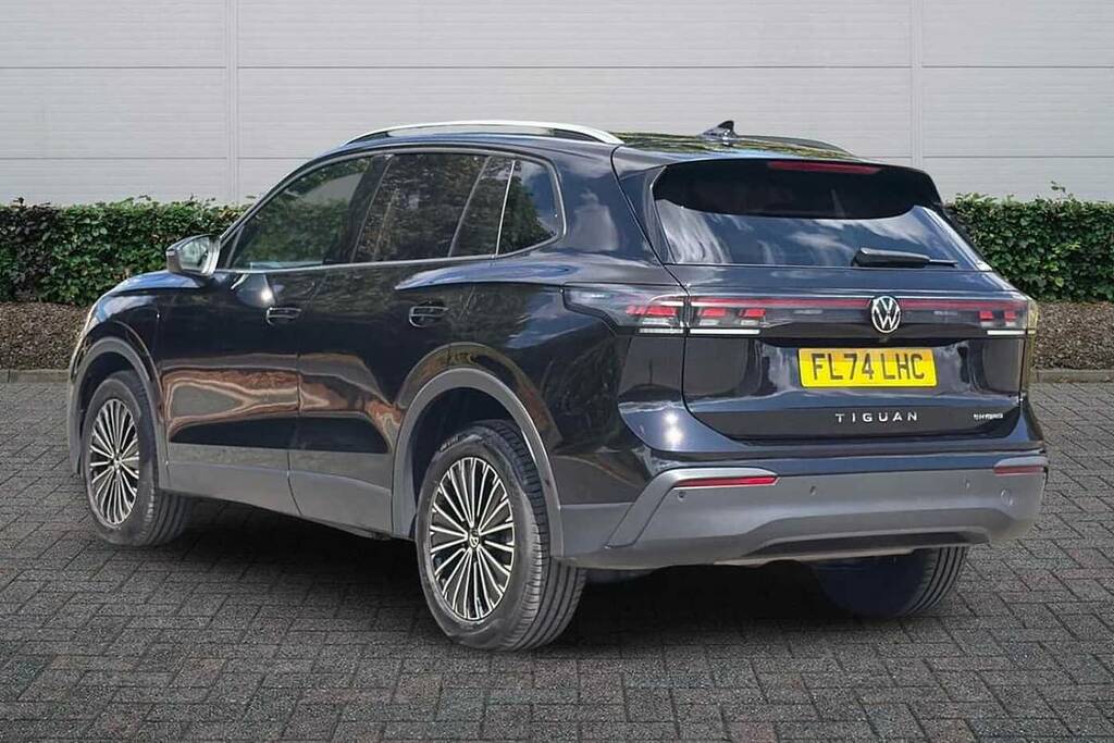 Volkswagen Tiguan 1.5 Tsi Ehybrid Match Dsg Black #3