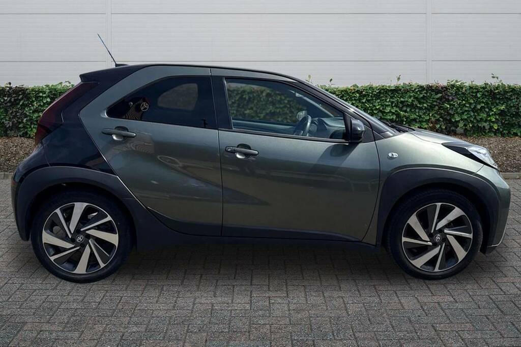 Toyota Aygo X 1.0 Vvt-i Exclusive Green #5
