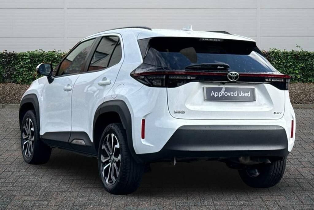 Toyota Yaris Cross 1.5 Hybrid Design Cvt BL74VKK White #2
