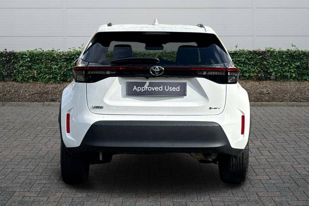 Toyota Yaris Cross 1.5 Hybrid Design Cvt BL74VKK White #4