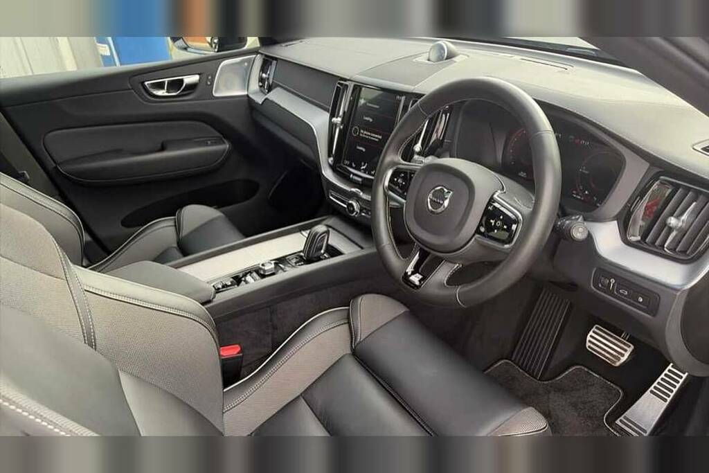Volvo XC60 2.0 T8 390 Hybrid R Design Pro Awd G Tronic Grey #4
