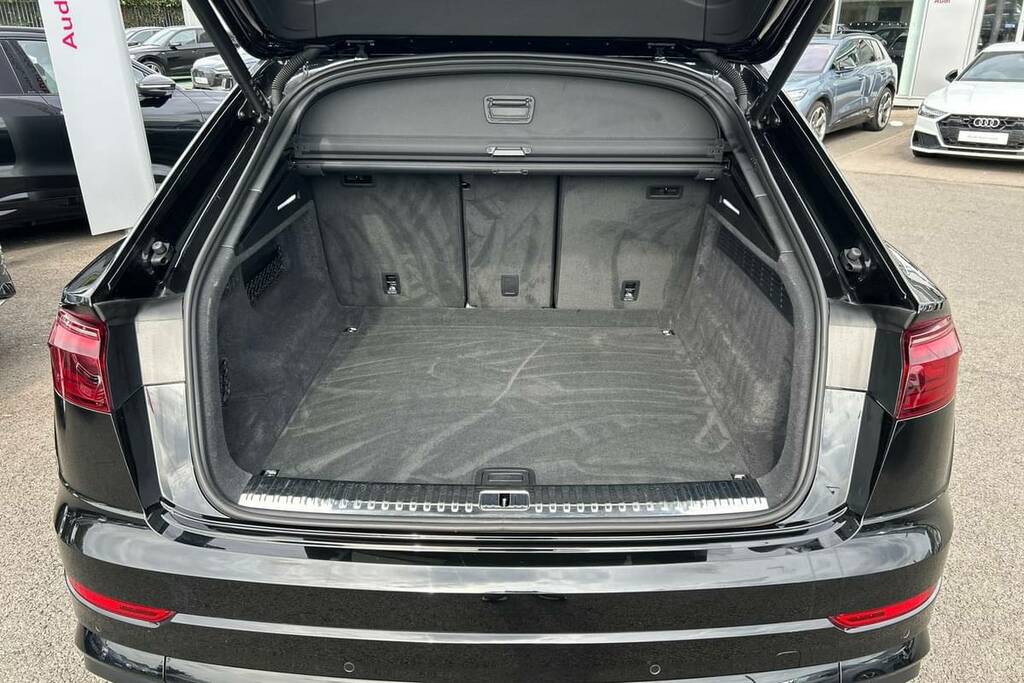 Audi Q8 50 Tdi Quattro Launch Edition Tiptronic Black #2