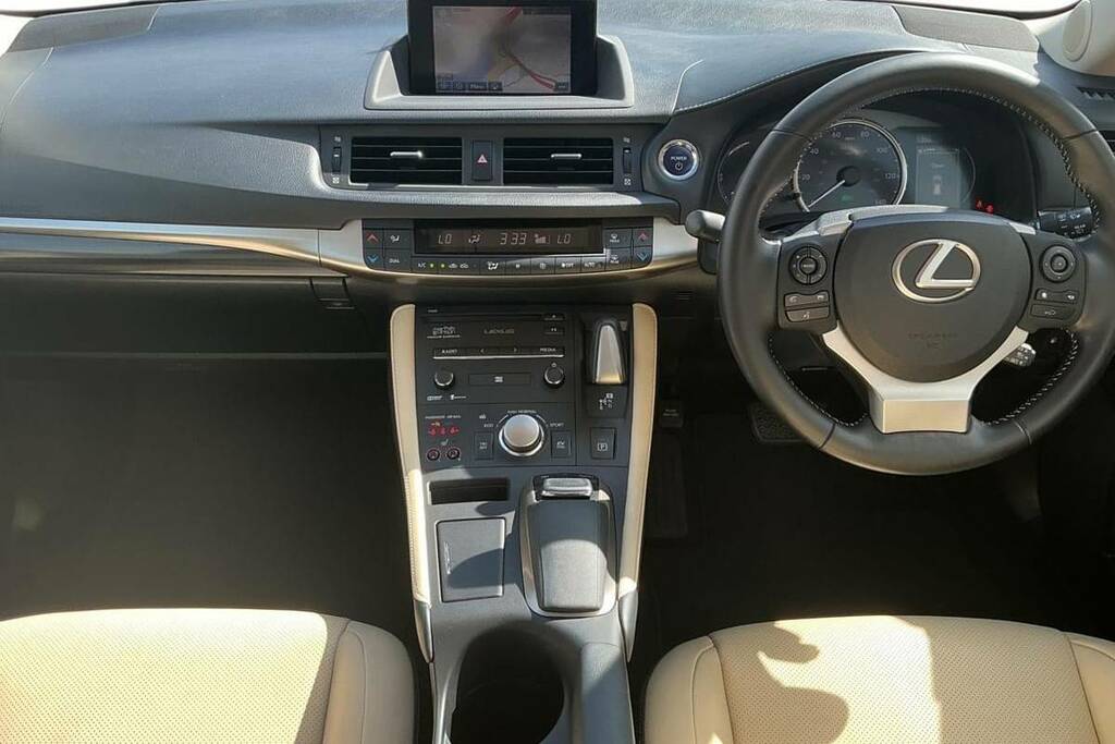 Lexus CT 200H 1.8 Premier Cvt Red #5