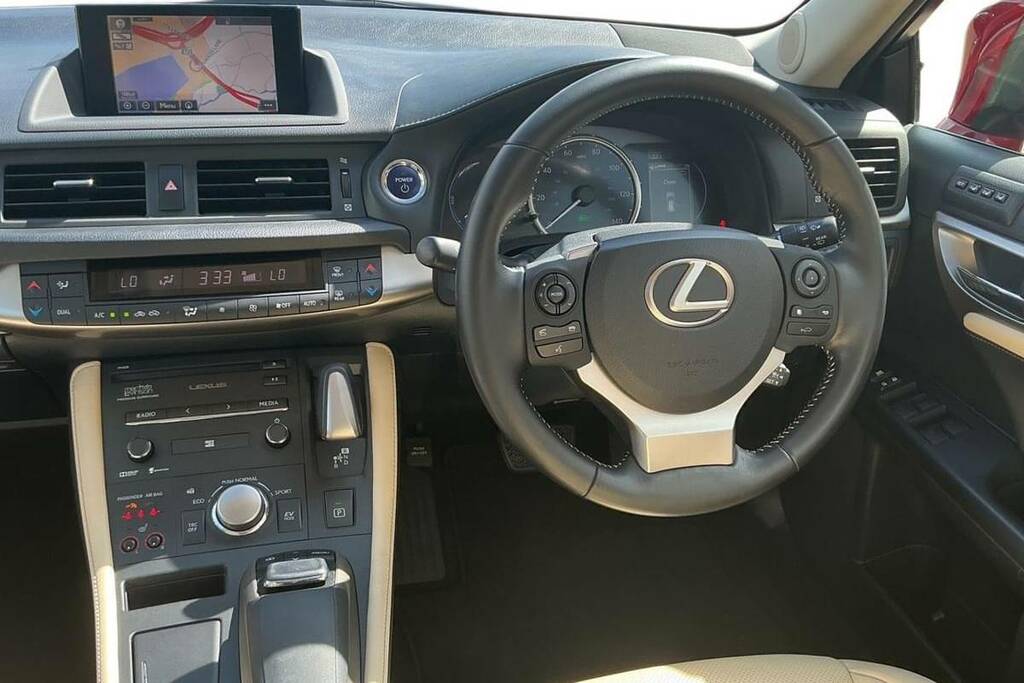 Lexus CT 200H 1.8 Premier Cvt Red #6