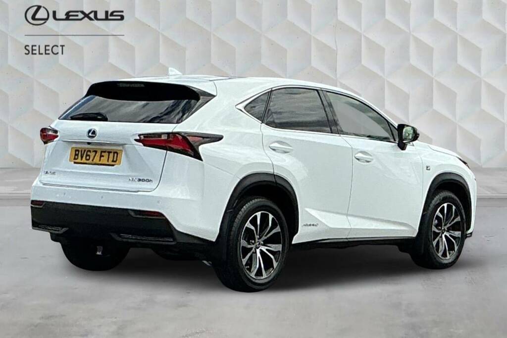 Lexus NX 300H 2.5 F-sport Cvt White #2