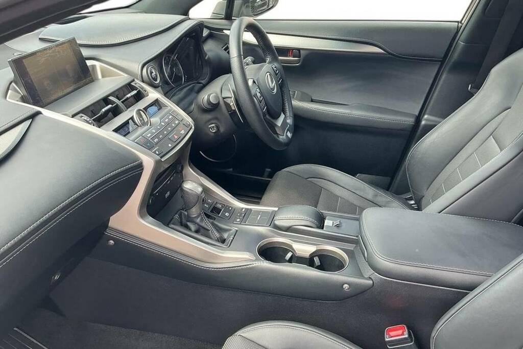 Lexus NX 300H 2.5 F-sport Cvt White #5
