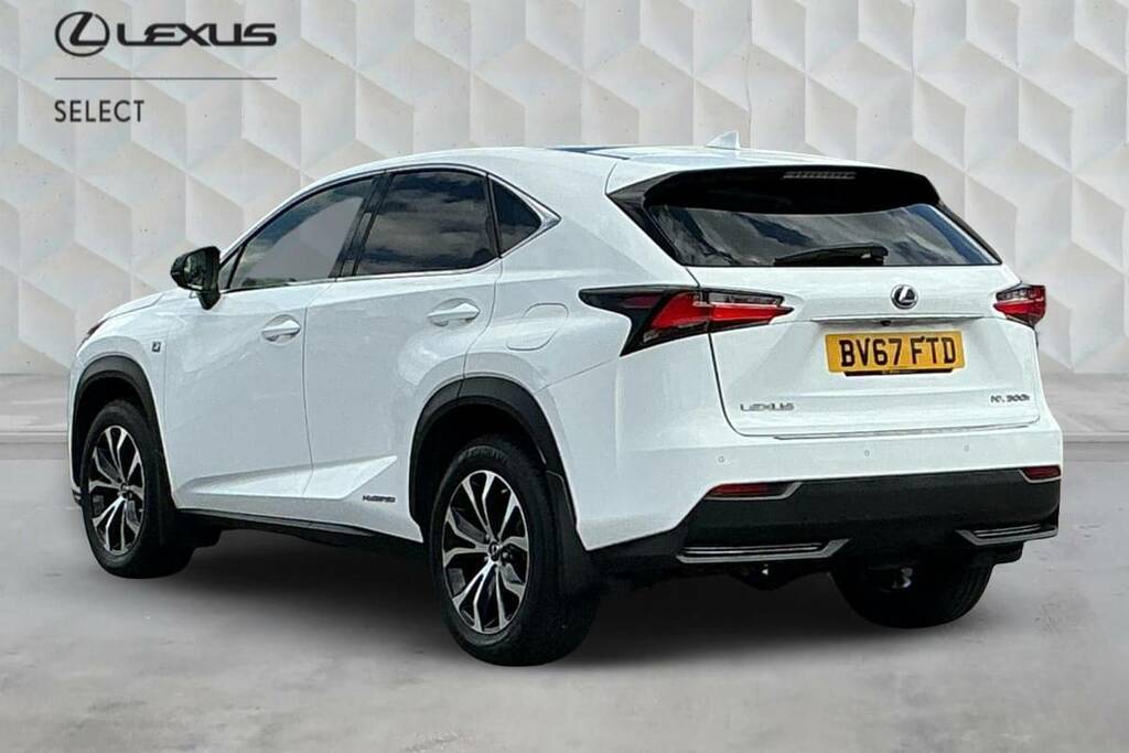Lexus NX 300H 2.5 F-sport Cvt White #4