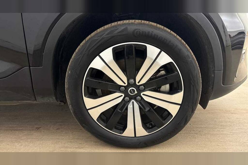 Volvo XC40 Plus, B3 Mild Hybrid, Dark Black #4