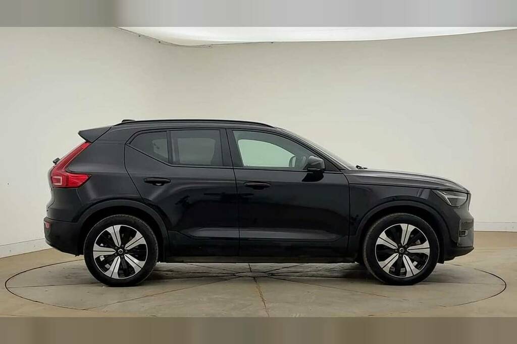 Volvo XC40 Plus, B3 Mild Hybrid, Dark Black #2