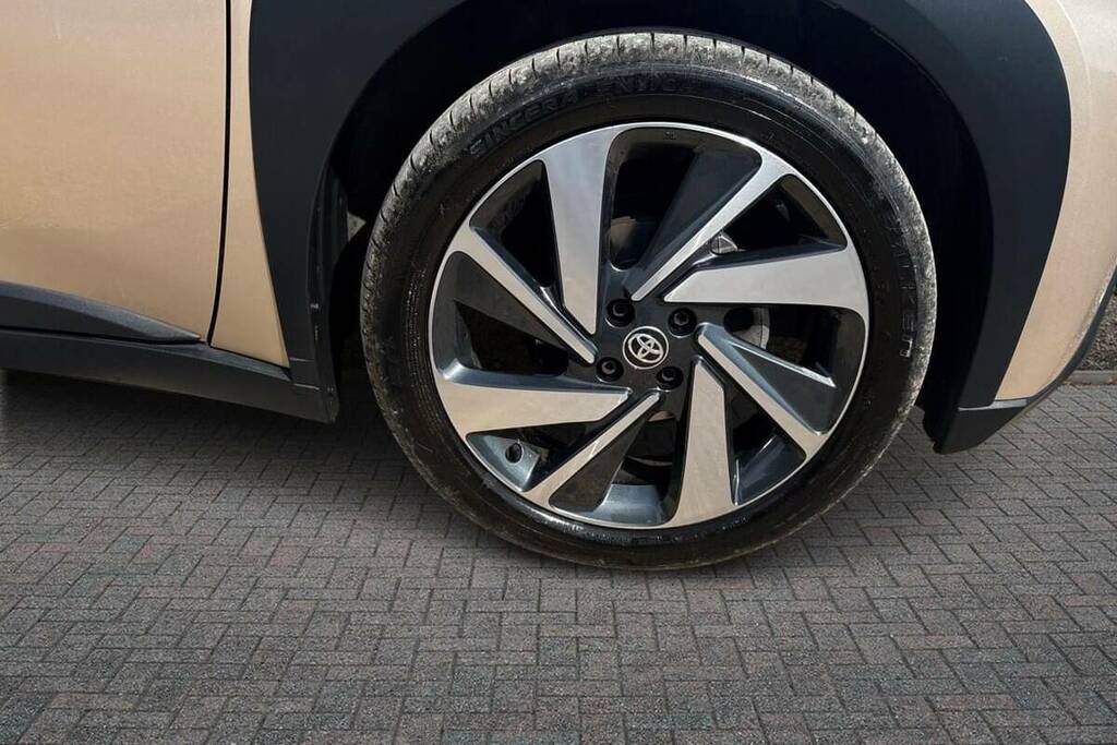 Toyota Aygo X 1.0 Vvt-i Exclusive Beige #6