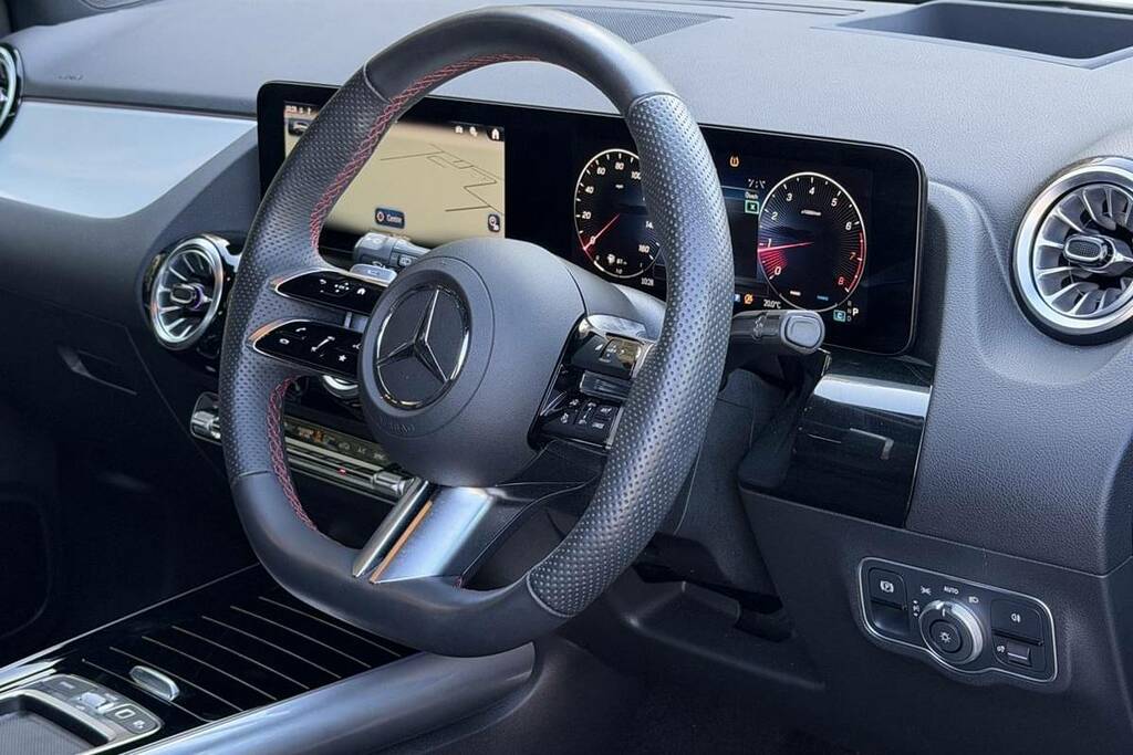 Mercedes-Benz B Class B200 Amg Line Premium Plus Black #4