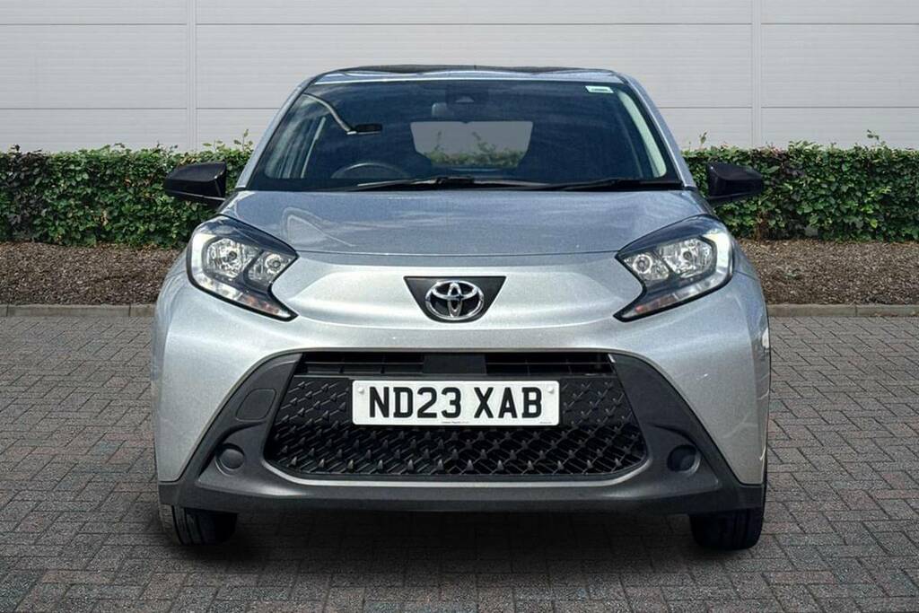 Toyota Aygo X 1.0 Vvt-i Pure Silver #3