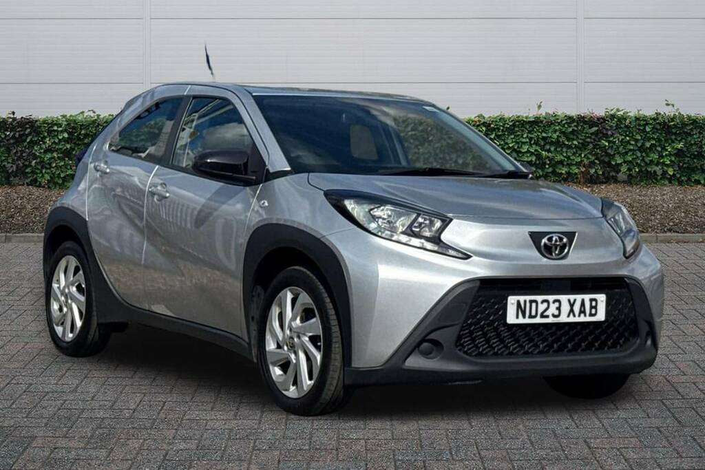 Toyota Aygo X 1.0 Vvt-i Pure Silver