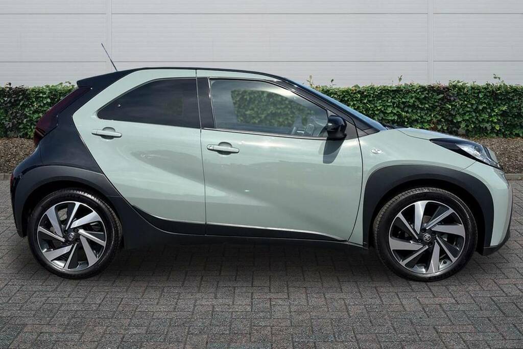 Toyota Aygo X 1.0 Vvt-i Edge Green #5