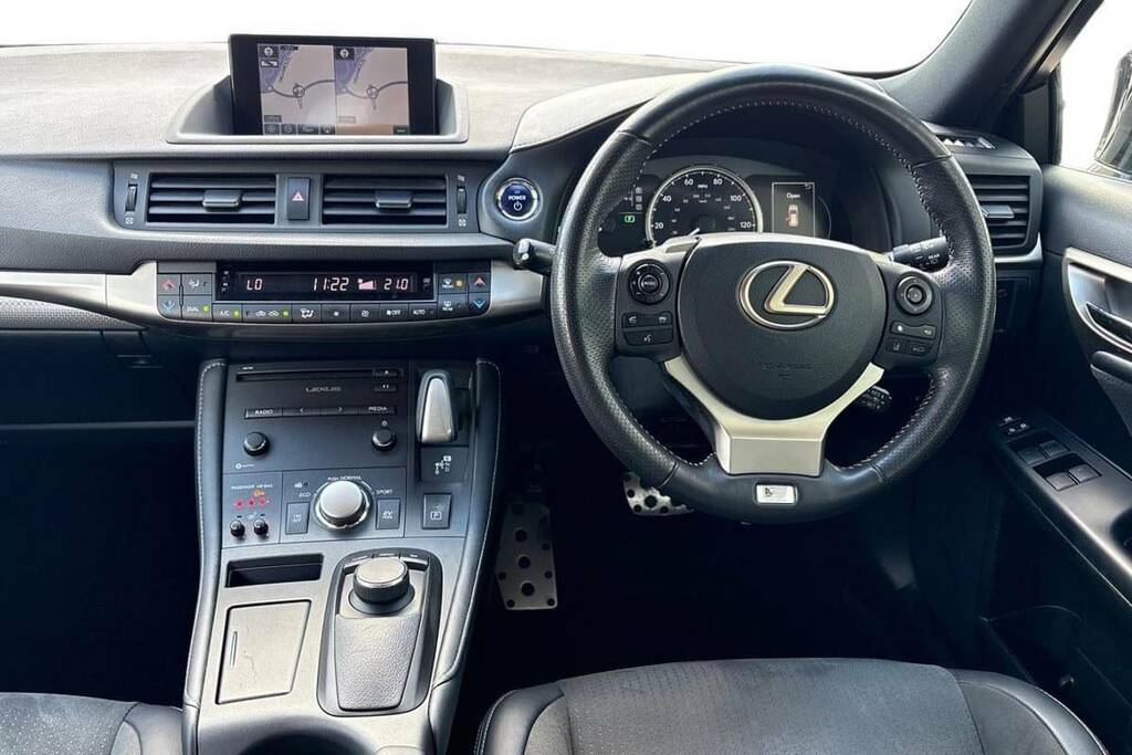 Lexus CT 200H 1.8 F-sport Cvt White #6