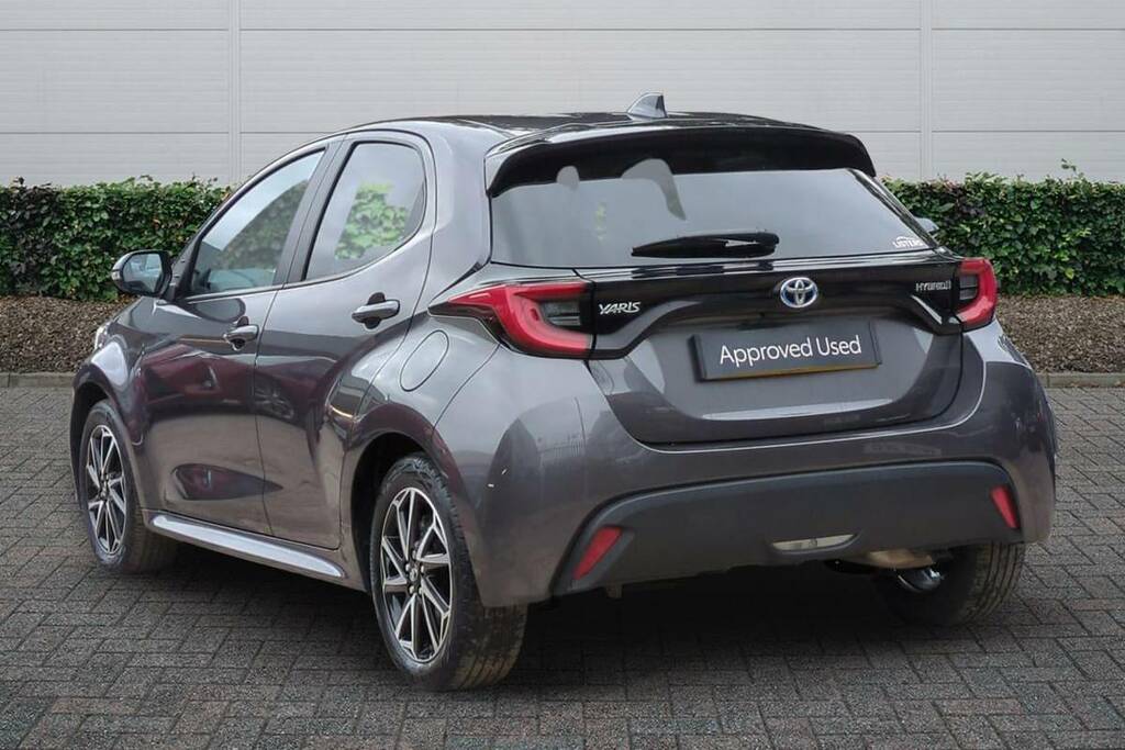 Toyota Yaris 1.5 Hybrid Design Cvt Grey #2