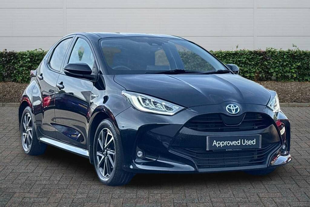 Toyota Yaris 1.5 Hybrid Design Cvt Nav Black