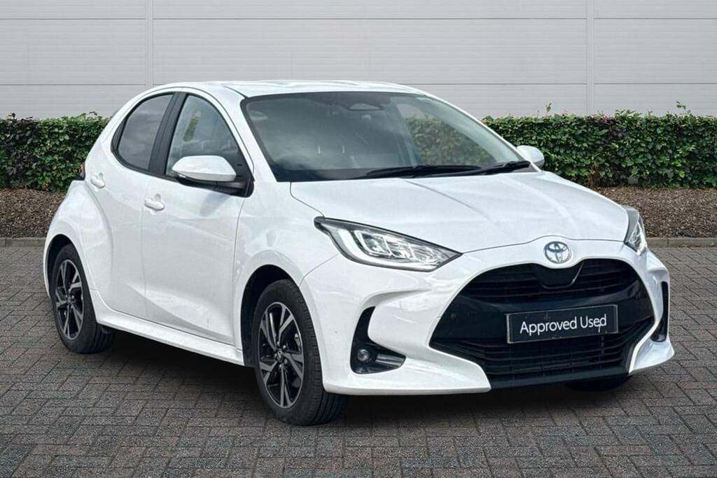 Toyota Yaris 1.5 Hybrid Design Cvt