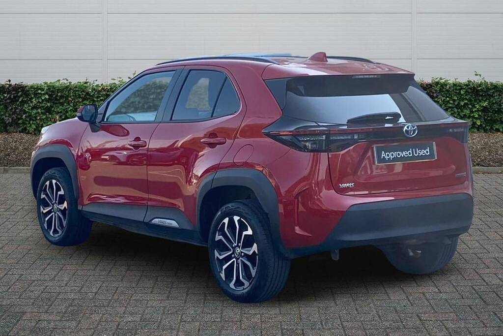 Toyota Yaris Cross 1.5 Hybrid Design Cvt FV73CEK Red