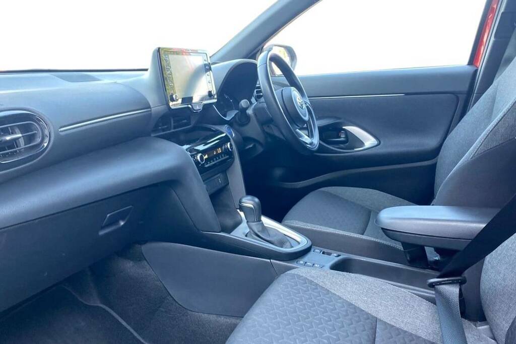 Toyota Yaris Cross 1.5 Hybrid Design Cvt FV73CEK Red #6