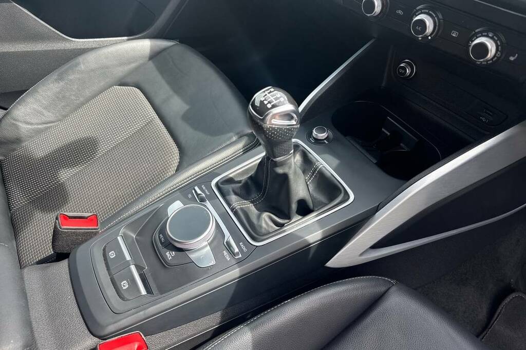 Audi Q2 35 Tfsi Sport S Tronic 2022 Grey #24