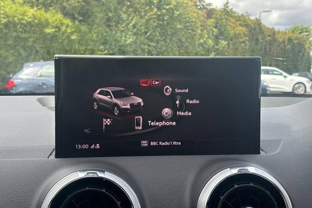 Audi Q2 30 Tfsi Black Edition Grey #3