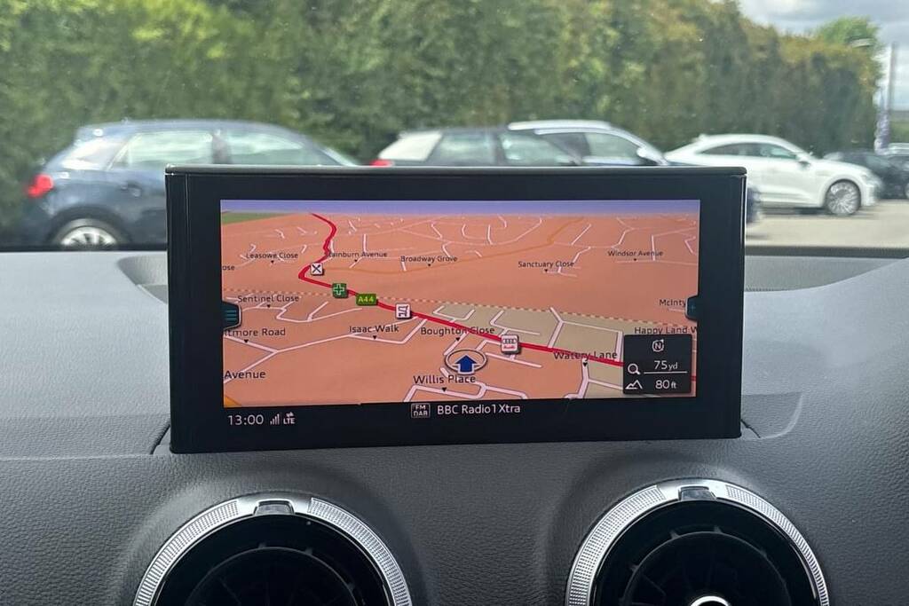 Audi Q2 30 Tfsi Black Edition Grey #6