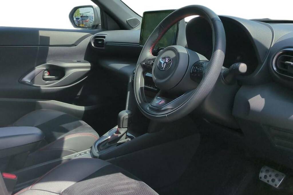 Toyota Yaris Cross Excel Black #14