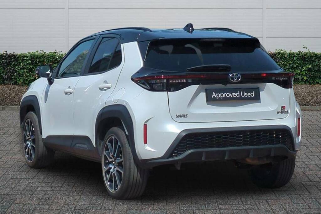 Toyota Yaris Cross 1.5 Hybrid Gr Sport Cvt White #2