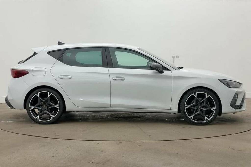 Cupra Leon 1.5 Etsi 150 V2 Dsg White #4