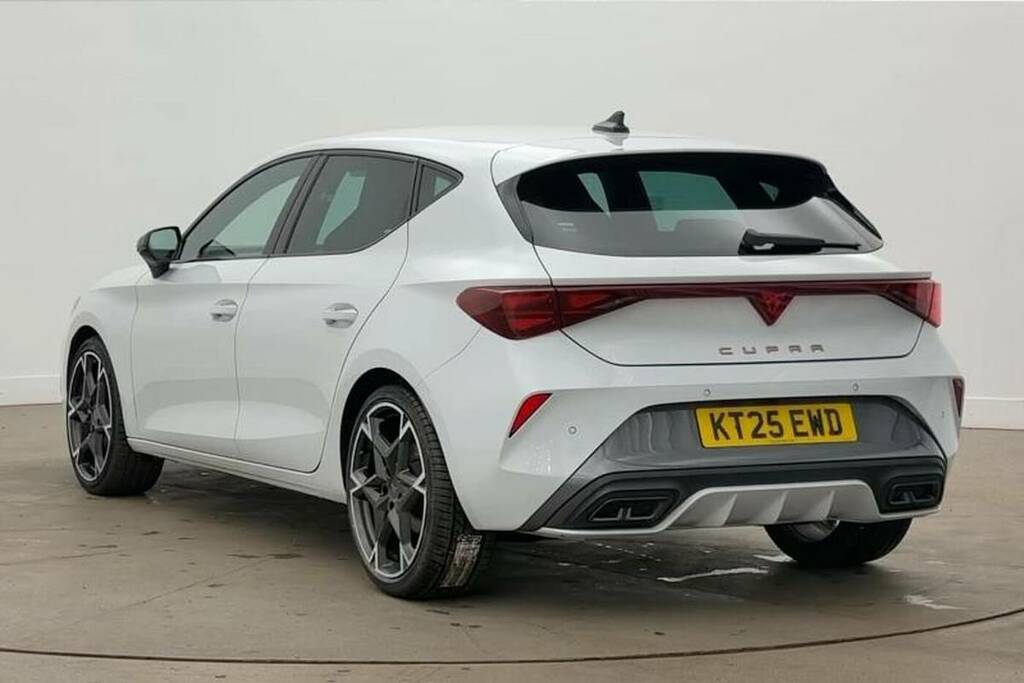 Cupra Leon 1.5 Etsi 150 V2 Dsg White #3