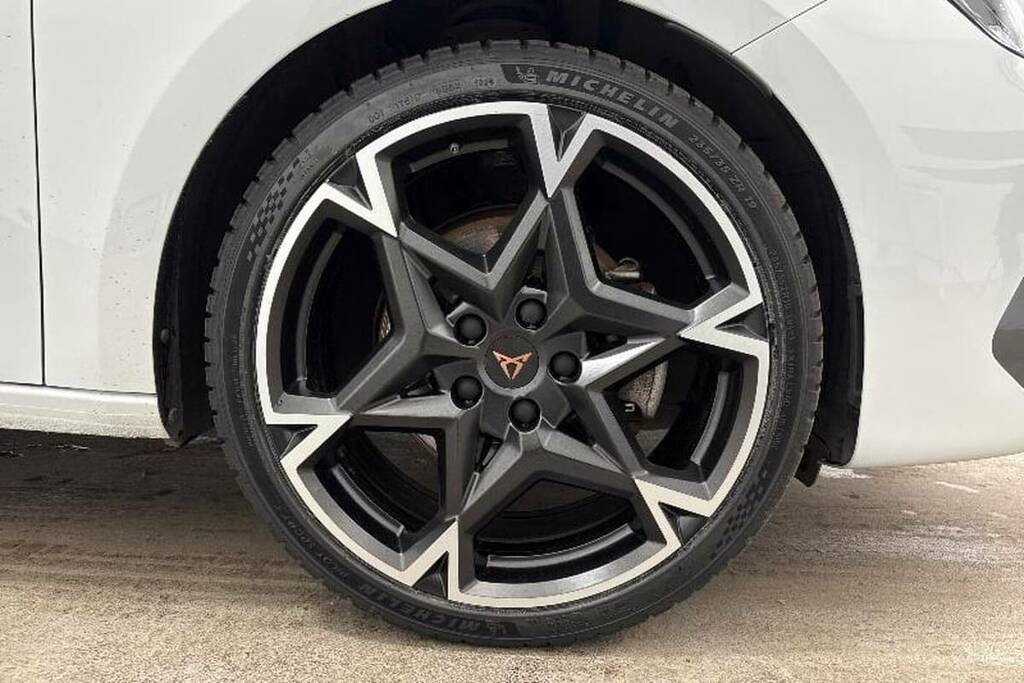 Cupra Leon 1.5 Etsi 150 V2 Dsg White #5