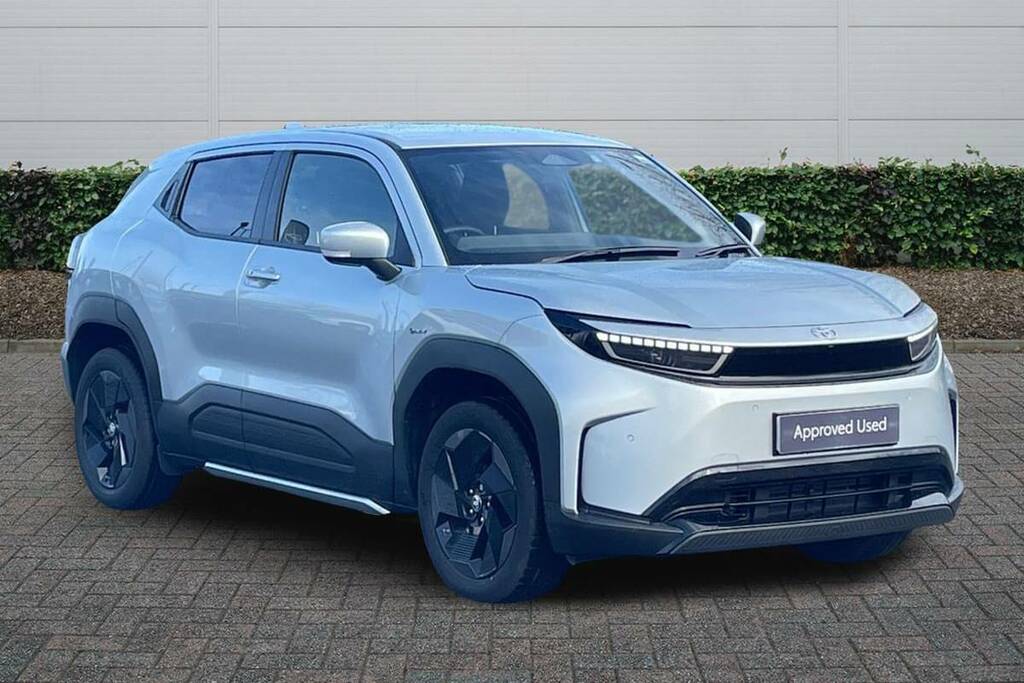 Toyota Urban Cruiser 128Kw Design 61Kwh Silver